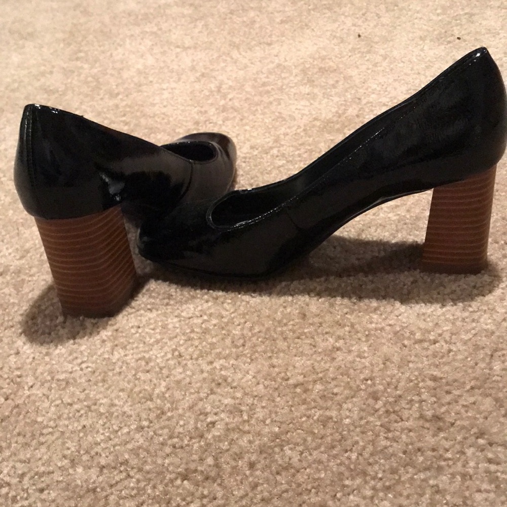 Womens 7.5 black heels